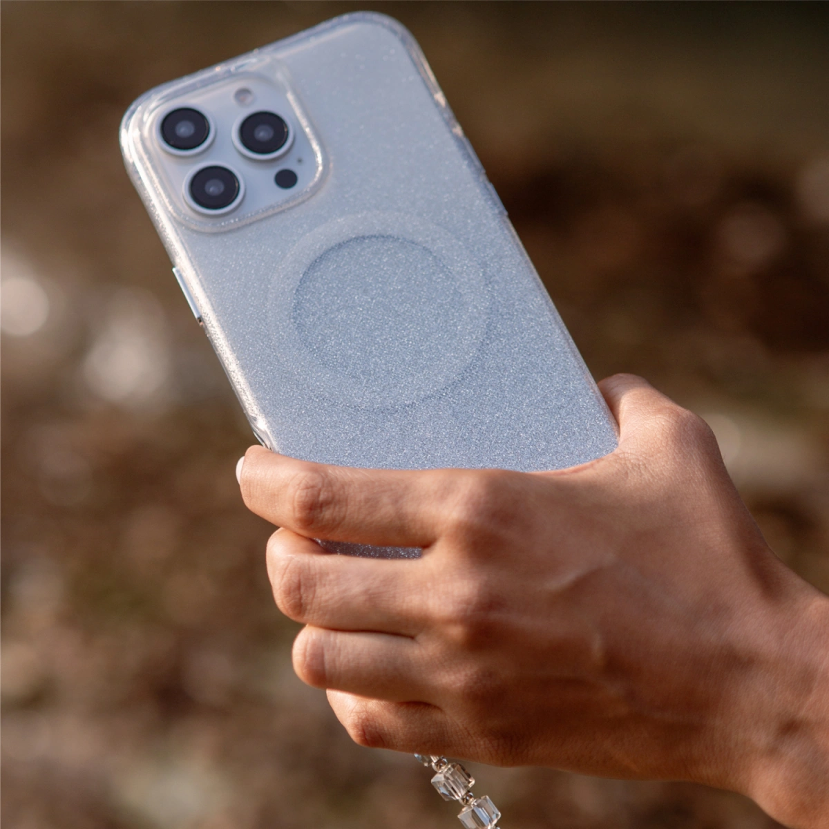 Накладка Uniq для iPhone 16 Pro COEHL Lumino (MagSafe), Rose Gold (IP6.3P(2024)-LUMMRGLD). Фото 9