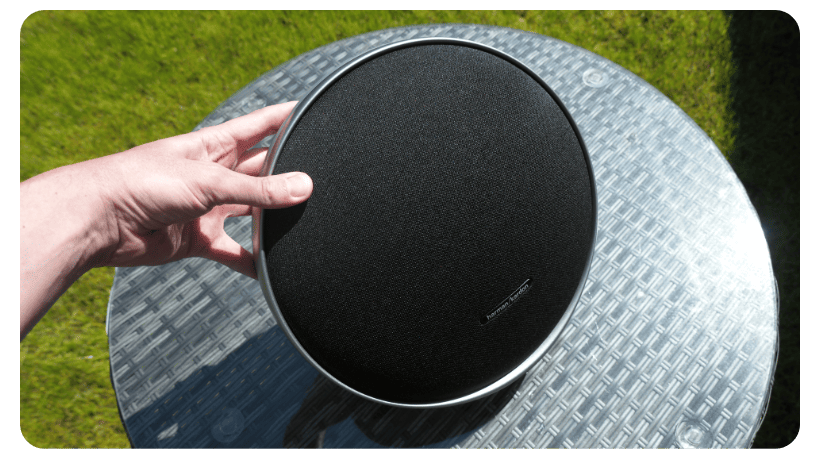 Harman-Kardon-Onyx-Studio-9-05